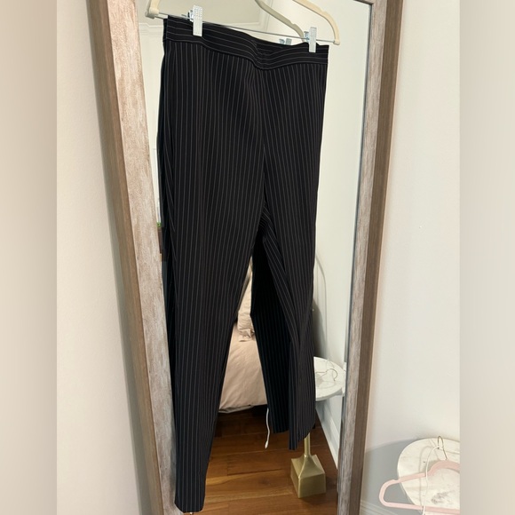 Like new Theory Pinstripe Skinny Pant - Picture 3 of 9